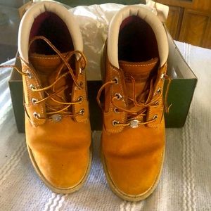Used Women’s Timberland boots size 7.5!